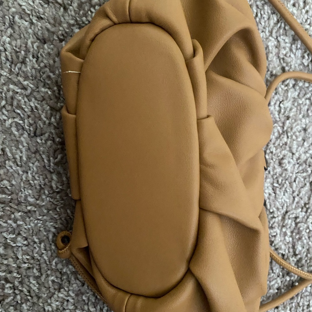 Mango Pleated Volume Bag - Picture 5 of 5
